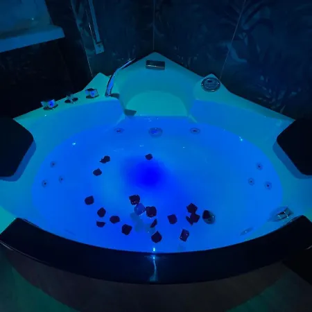 Daire Jacuzzi - Elegant Retreat In Conca D'oro *